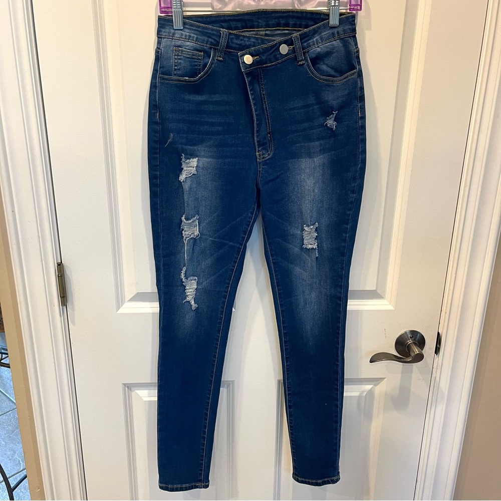 Women’s SZ 6 (M) SHEIN CROSSOVER WAIST HIGH RISE DISTRESSED STRETCH SKINNY JEANS